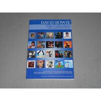 David Bowie - The ​Collection - Complete lyrics and guitar chord shapes for over 50 songs / Zeneszöveg, kotta