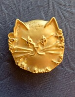 Jean Cocteau macska macskafej kitűző, 1999 aranyozott bronz, gyűjtői vintage darab