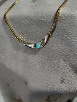 Aranyozott bizsu nyaklánc.