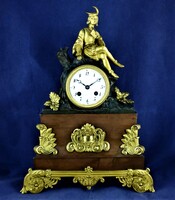 KÁPRÁZATOS, BRONZ KANDALLÓ ÓRA, FRANCIAORSZÁG, CA. 1830!!!