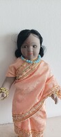 Indiai porcelánbaba