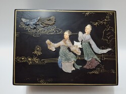 Távol-keleti szappankő berakásos lakkdoboz, ékszertartó doboz