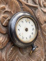 Fegyveracél apáca zsebóra