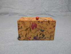 Fa ékszertartó dobozka