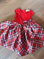 98-104- és,piros,kockás,dús fodros,nagy masnis ruhácska