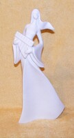 Hárfázó női porcelán figura