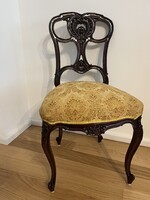 Díszes antik szék, felújítva