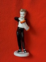 Hollóházi harmonikás, zenész fiú porcelán figura