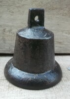 Nagy vascsengő. 1,82 kg.