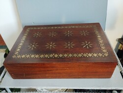 Réz intarzias erotikus fából készült nagyobb méretű fa doboz