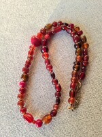 Piros üveggyöngy nyaklánc