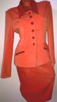 Szép karcsúsító csinos női kosztüm alkalmi ruha blézer és szoknya 40