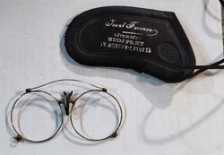 Antik Pince-nez szemüveg keret,bőr tokban- Juszt Ferenc látszerész.Bp. 1900 as évek eleje