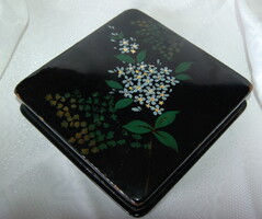 Classic Japanese Style Lacquer Box – Jet Black and Cinnabar Red