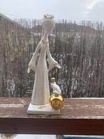 Aquincumi porcelán Királylány és a békakirályfi figura.