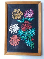 Hímzett falikép . Üvegezett keretben .