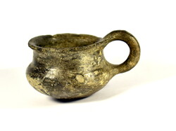 Késő Bronzkori FEKETE KERÁMIA FÜLES EDÉNYKE