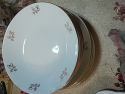 Porcelán tányérok 11db . A képeken látható állapotban van.Akció Aukció több száz termék vegye vigye