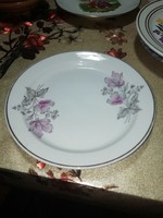 Hollóházi porcelán tányér 23. a képeken látható állapotban.Akció Aukció több száz termék vegye vigye