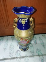 Porcelán váza Chinai 12.a képeken látható állapotban van.Akció Aukció több száz termék vegye vigye