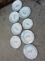 Régi porcelán tányérok 8 db képeken látható állapotban.Akció Aukció több száz termék vegye vigye