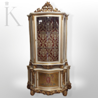 Gyönyörű barokk stílusú kézzel festett aranyozott fehér vitrin íves üveggel, igazi ritkaság