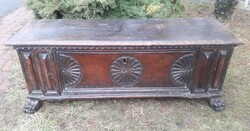 Antik reneszánsz láda / oroszlánláb