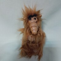Alf csiptetős retro plüss figura.