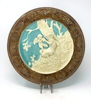 Antik Schütz Cilli (1870-1917) historizáló "Faun puttóval" majolika fali dísztál tányér  (34.5cm) RZ