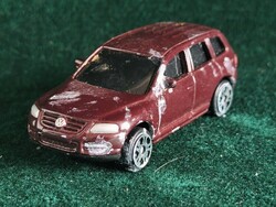 Maisto VW Touareg - Bordó - Erősen játszott/Kopott állapot - 1:64