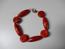 Régi szivacskorall karkötő ezüst zárral ﻿