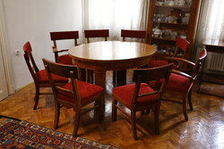 Elegáns, klasszikus, karfás massziv, fa szék (2 db)