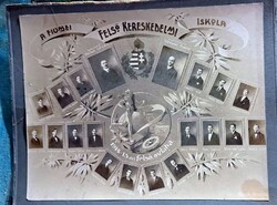 „A Fiumei Felső Kereskedelmi Iskola – 1914–15 év felső osztálya”
