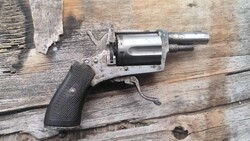 Régi belga revolver hatástalsnítva
