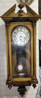 Ant.J.Arnold jelzéssel Fali óra az 1800-as évek Könyvtár óra szép àllapotban.Youtube ! Ritkaság