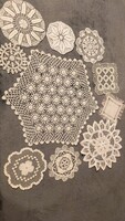 Kézi horgolású asztalterítő, csipke terítő 10db.