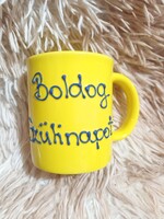 Boldog Születésnapot sárga füles bögre