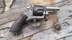 Régi revolver, pisztoly hatástalanítva