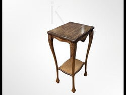 Antik stílusú faragott, fa posztamens kis két szintes téglalap alakú asztalka