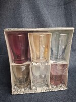 Retró lüszter, színes röviditalos üvegpoharak gyári csomagolásban (Parád)