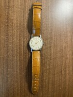 Pobeda orosz gyártmányú, 15 köves karóra.