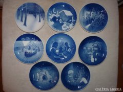 KARÁCSONY ESTÉJE - A dán BING&GRONDAHL porcelángyár kézzel festett karácsonyi dísztányér sorozata.