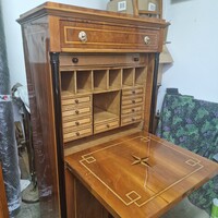 Írószekreter restaurálva