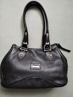 Coccinelle fekete bőrtáska