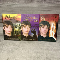 Anthony Horowitz: Kígyófej; Láthatatlan Kard; A sas lecsap, tini krimik könyvcsomag