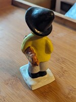 Kisfiú kerámia figura