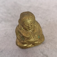 Réz mini ülő buddha figura