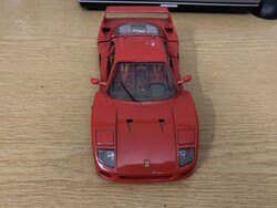 Bburago gyártmányú, 1:18 méretarányú Ferrari F40