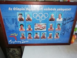 Az Olimpiai bajnok férfi vízilabda válogatott Sydney 2000 aláírt keretezve.Akció Aukció több száz te