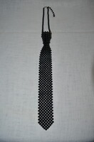Fekete műanyag gyöngyökből fűzött nyakkendő ( DBZ 002 )
